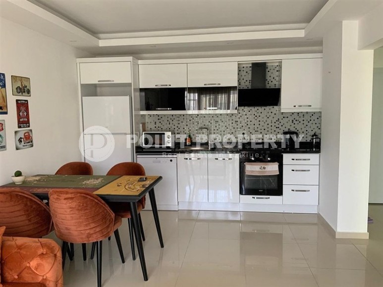 Готовая к проживанию квартира с мебелью и бытовой техникой в 500 метрах от моря, в центре престижного района Аланьи - Кестель-id-7811-фото-2