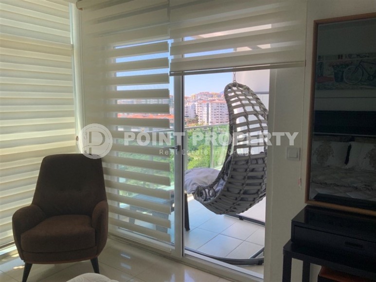 Готовая к проживанию квартира с мебелью и бытовой техникой в 500 метрах от моря, в центре престижного района Аланьи - Кестель-id-7811-фото-6