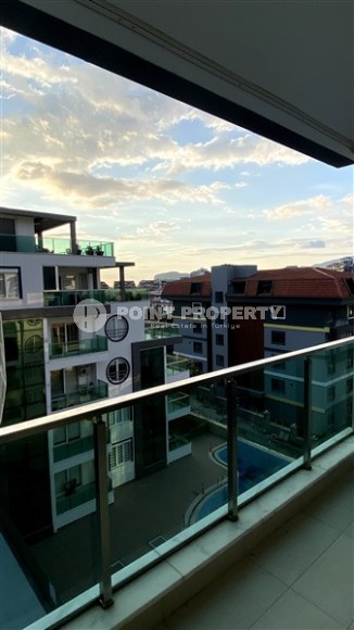 Готовая к проживанию квартира с мебелью и бытовой техникой в 500 метрах от моря, в центре престижного района Аланьи - Кестель-id-7811-фото-9