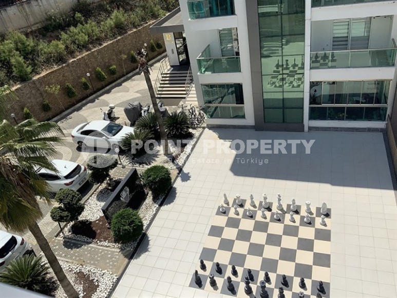 Готовая к проживанию квартира с мебелью и бытовой техникой в 500 метрах от моря, в центре престижного района Аланьи - Кестель-id-7811-фото-17