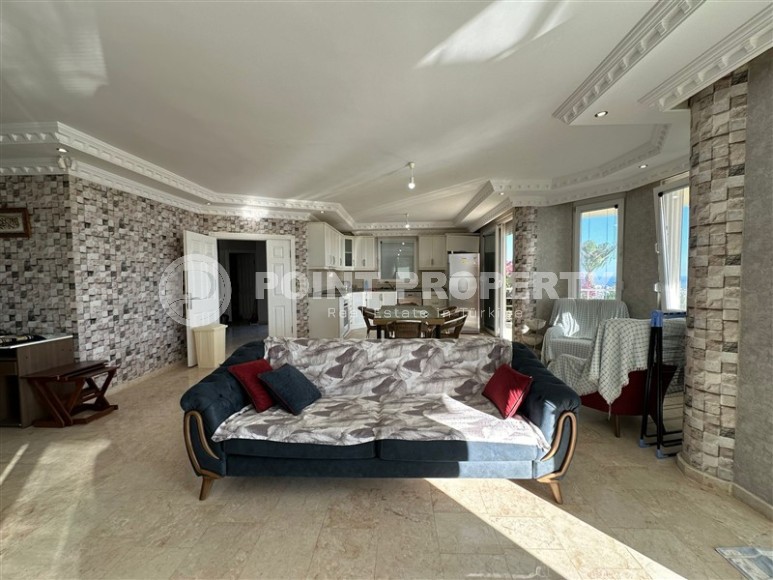 Two-storey villa with a swimming pool and a spacious garden area, with the possibility of obtaining Turkish citizenship-id-7814-photo-2