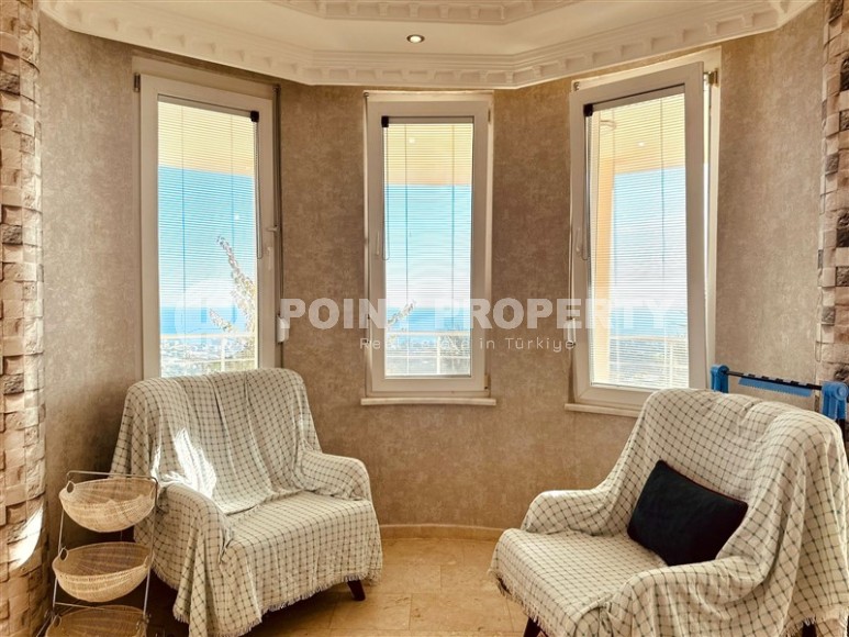 Two-storey villa with a swimming pool and a spacious garden area, with the possibility of obtaining Turkish citizenship-id-7814-photo-4