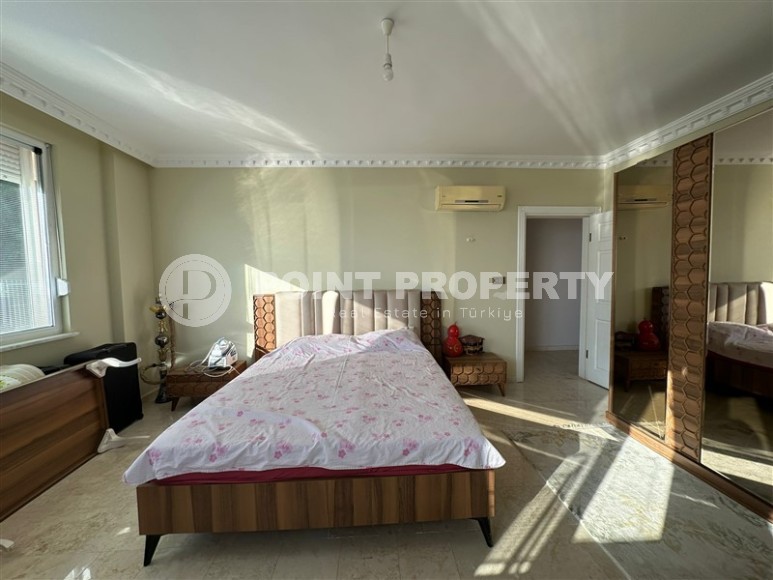 Two-storey villa with a swimming pool and a spacious garden area, with the possibility of obtaining Turkish citizenship-id-7814-photo-8