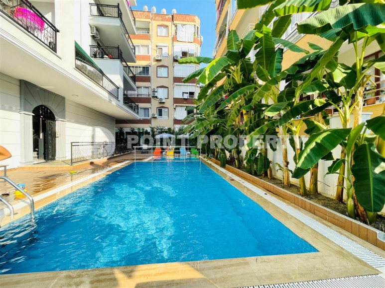 Spacious penthouse 3+1 with furniture, 160 m2. Just 200 m from the sea in Mahmutlar-id-1605-photo-2