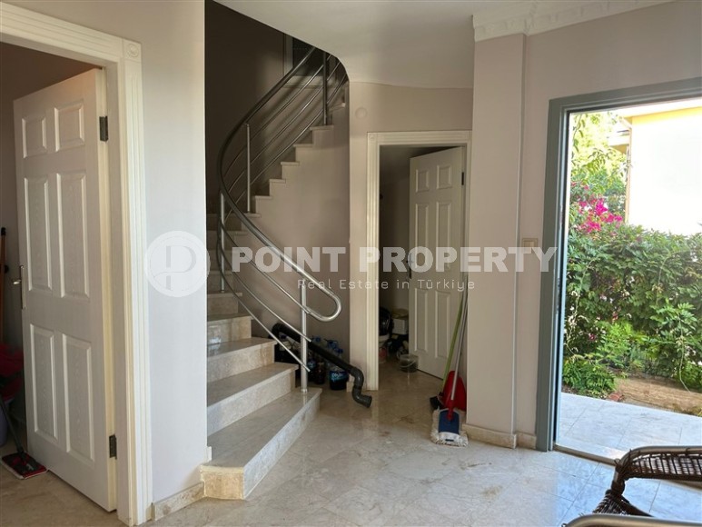 Two-storey villa with a swimming pool and a spacious garden area, with the possibility of obtaining Turkish citizenship-id-7814-photo-12