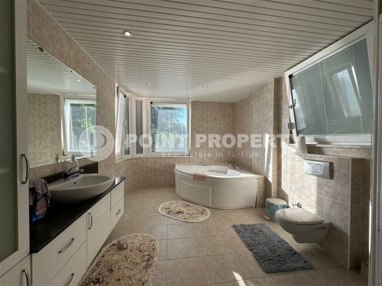 Two-storey villa with a swimming pool and a spacious garden area, with the possibility of obtaining Turkish citizenship-id-7814-photo-13