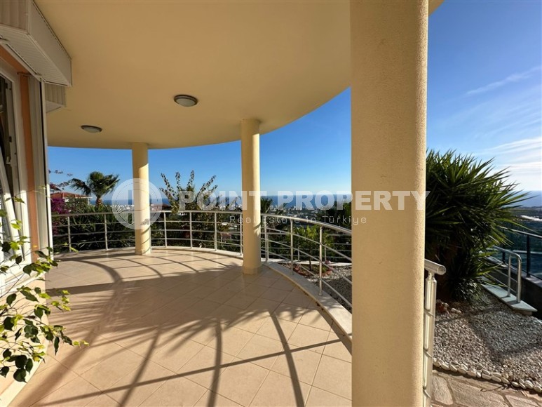 Two-storey villa with a swimming pool and a spacious garden area, with the possibility of obtaining Turkish citizenship-id-7814-photo-16