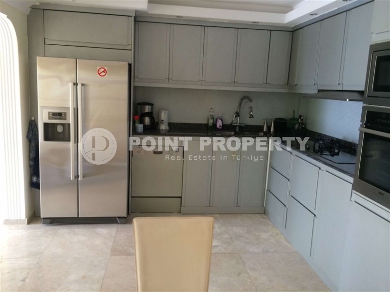 Атмосферная двухэтажная вилла в трех с половиной километрах от моря, в элитном районе Аланьи - Тепе-id-7815-фото-8