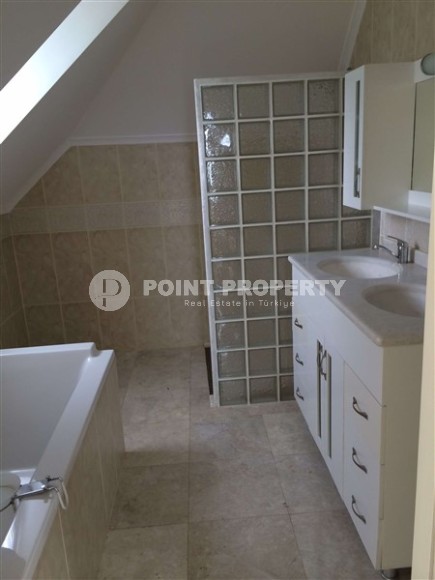 Атмосферная двухэтажная вилла в трех с половиной километрах от моря, в элитном районе Аланьи - Тепе-id-7815-фото-14