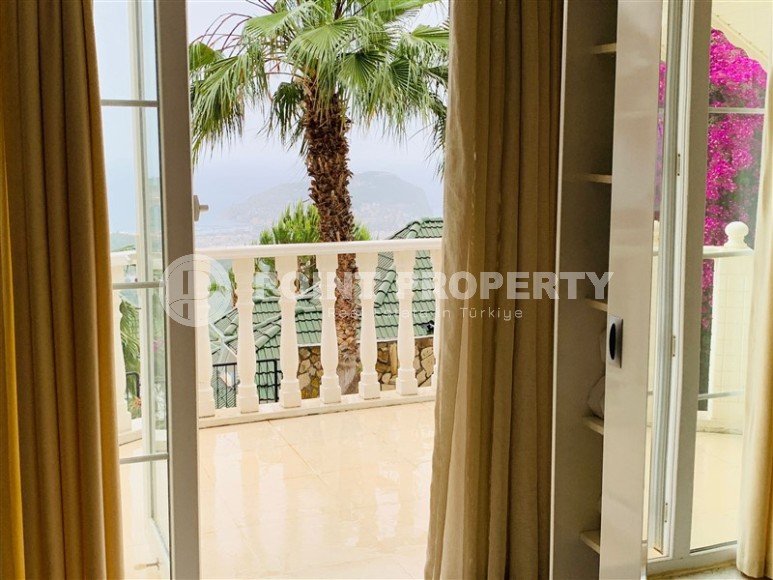 Атмосферная двухэтажная вилла в трех с половиной километрах от моря, в элитном районе Аланьи - Тепе-id-7815-фото-16