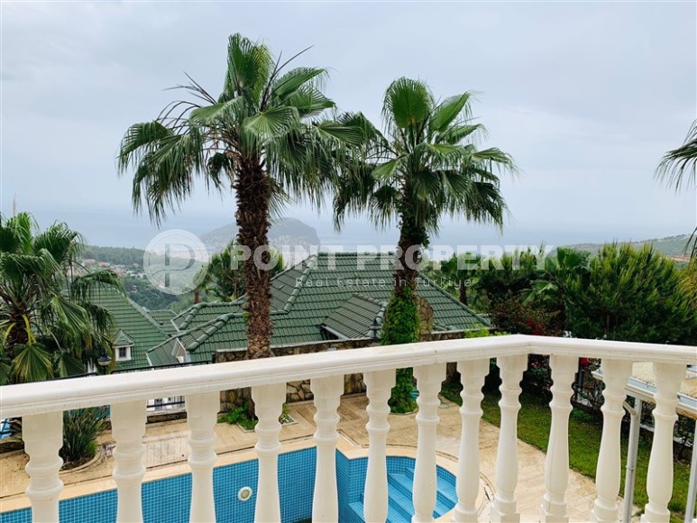 Атмосферная двухэтажная вилла в трех с половиной километрах от моря, в элитном районе Аланьи - Тепе-id-7815-фото-17