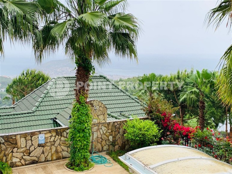 Атмосферная двухэтажная вилла в трех с половиной километрах от моря, в элитном районе Аланьи - Тепе-id-7815-фото-19