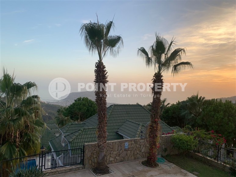 Атмосферная двухэтажная вилла в трех с половиной километрах от моря, в элитном районе Аланьи - Тепе-id-7815-фото-20