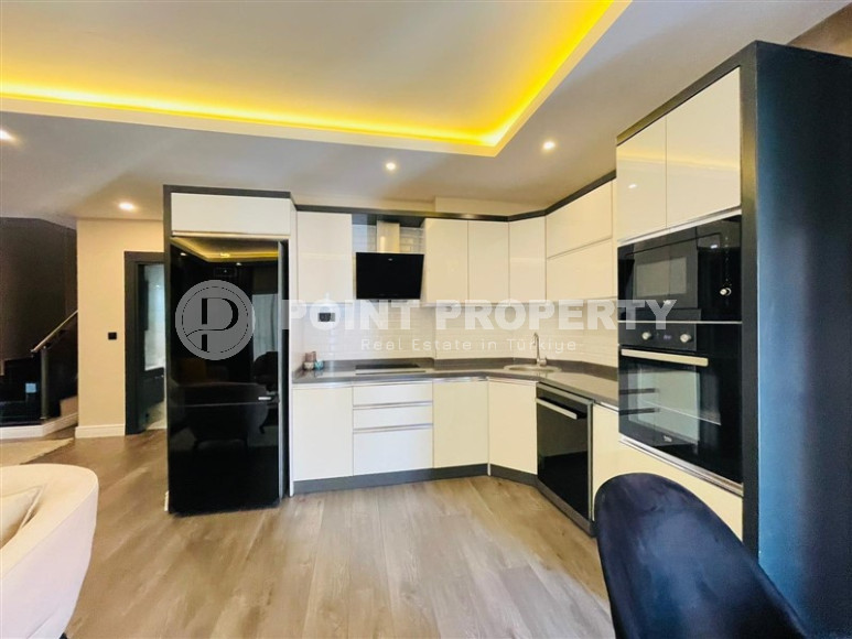 Spacious penthouse 3+1 with furniture, 160 m2. Just 200 m from the sea in Mahmutlar-id-1605-photo-5