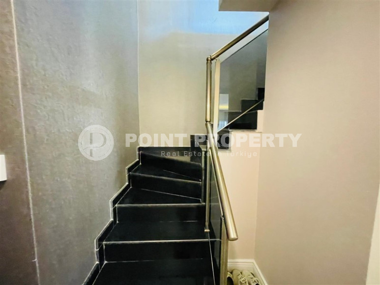 Spacious penthouse 3+1 with furniture, 160 m2. Just 200 m from the sea in Mahmutlar-id-1605-photo-9