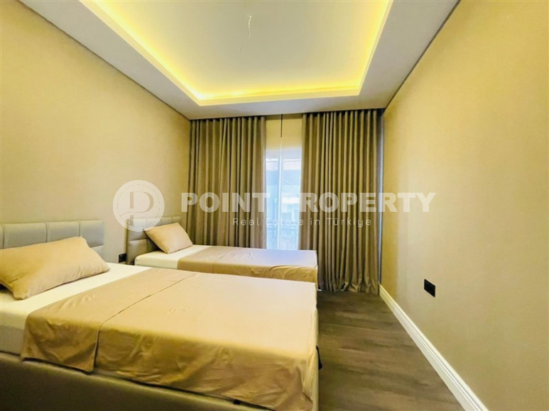 Spacious penthouse 3+1 with furniture, 160 m2. Just 200 m from the sea in Mahmutlar-id-1605-photo-12