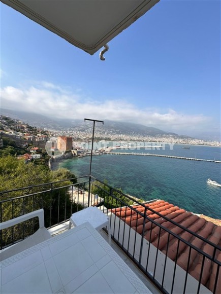 Меблированная квартира 3+1 с большой открытой террасой с видом на порт Аланьи, в историческом районе города - Кале-id-7819-фото-8