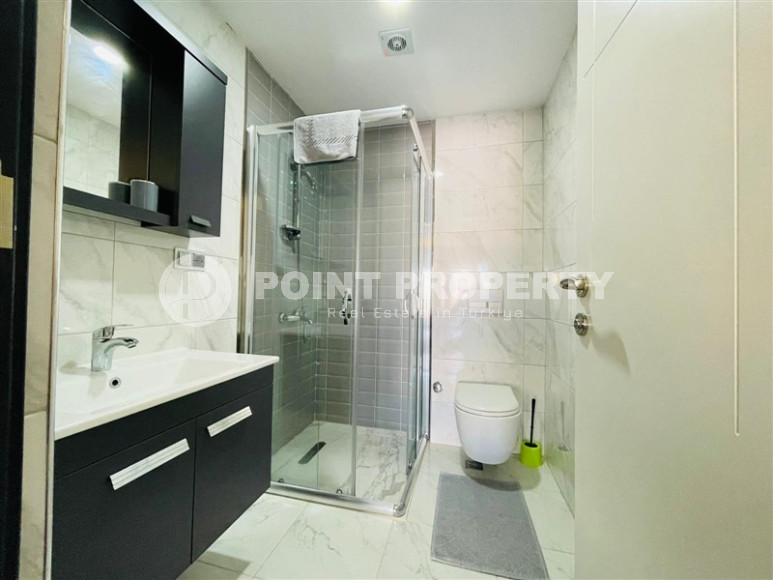 Spacious penthouse 3+1 with furniture, 160 m2. Just 200 m from the sea in Mahmutlar-id-1605-photo-17