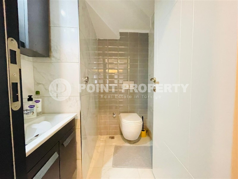 Spacious penthouse 3+1 with furniture, 160 m2. Just 200 m from the sea in Mahmutlar-id-1605-photo-18