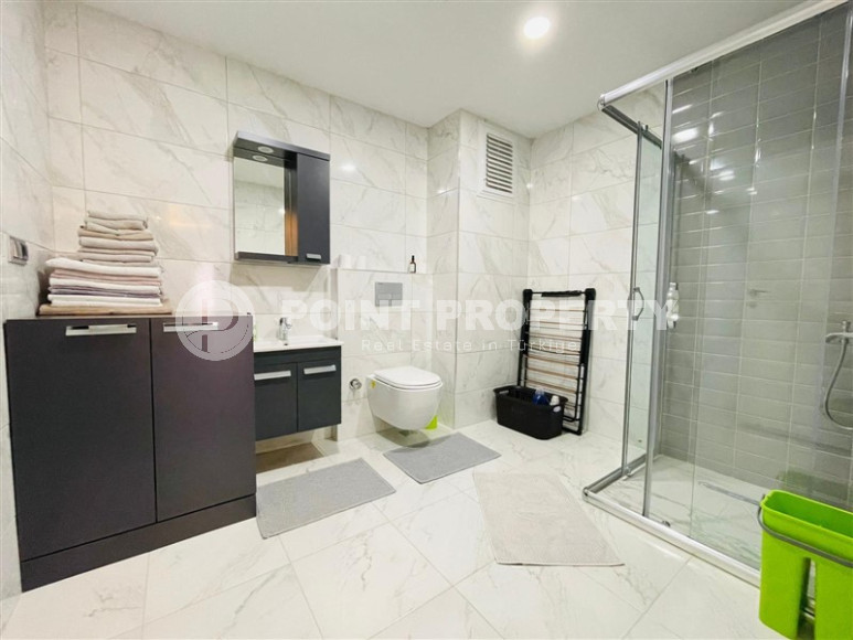 Spacious penthouse 3+1 with furniture, 160 m2. Just 200 m from the sea in Mahmutlar-id-1605-photo-19