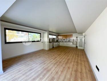Large linear apartment with a private garden of 250 m2, on the 1st floor in a residence built in 2019-id-7827-photo-3