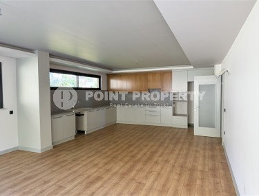 Large linear apartment with a private garden of 250 m2, on the 1st floor in a residence built in 2019-id-7827-photo-4