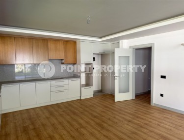 Large linear apartment with a private garden of 250 m2, on the 1st floor in a residence built in 2019-id-7827-photo-5
