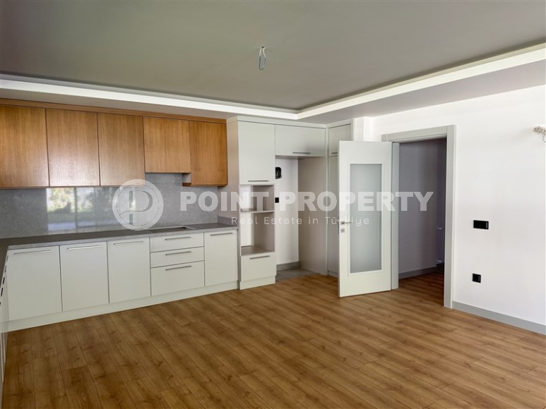 Large linear apartment with a private garden of 250 m2, on the 1st floor in a residence built in 2019-id-7827-photo-5
