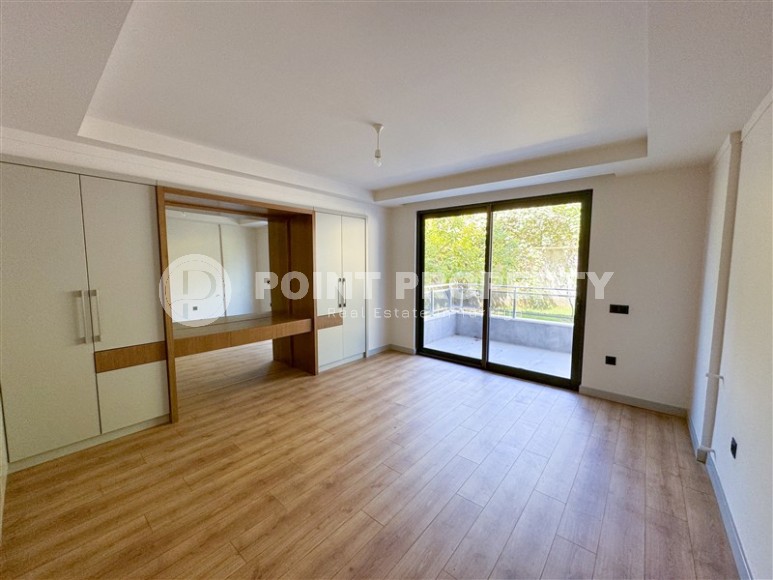 Large linear apartment with a private garden of 250 m2, on the 1st floor in a residence built in 2019-id-7827-photo-8