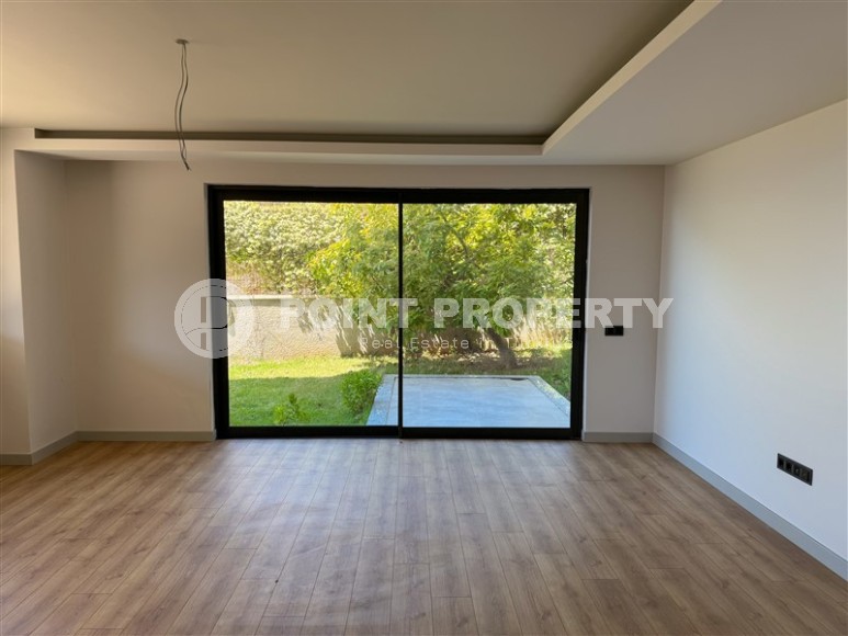 Large linear apartment with a private garden of 250 m2, on the 1st floor in a residence built in 2019-id-7827-photo-12