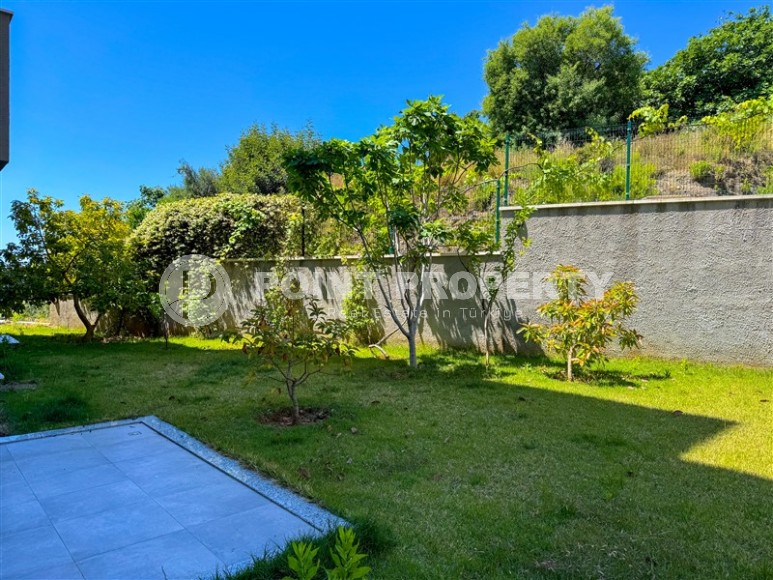 Large linear apartment with a private garden of 250 m2, on the 1st floor in a residence built in 2019-id-7827-photo-23