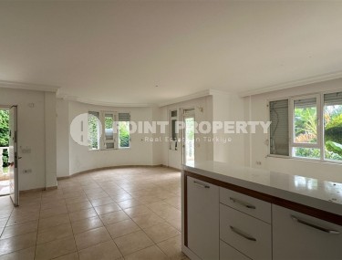 Трехэтажная вилла 2012 года постройки с видом на море, в центре престижного района Аланьи - Кестель-id-7830-фото-4