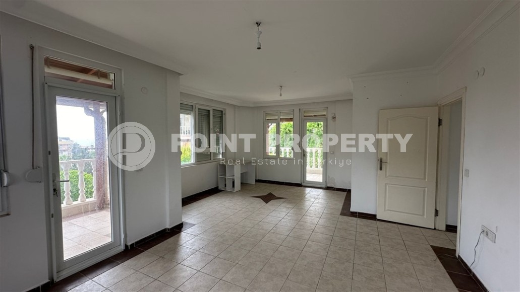 Трехэтажная вилла 2012 года постройки с видом на море, в центре престижного района Аланьи - Кестель-id-7830-фото-6