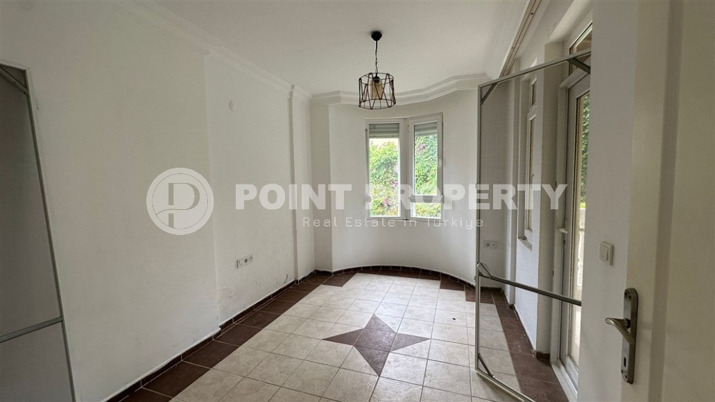 Трехэтажная вилла 2012 года постройки с видом на море, в центре престижного района Аланьи - Кестель-id-7830-фото-8