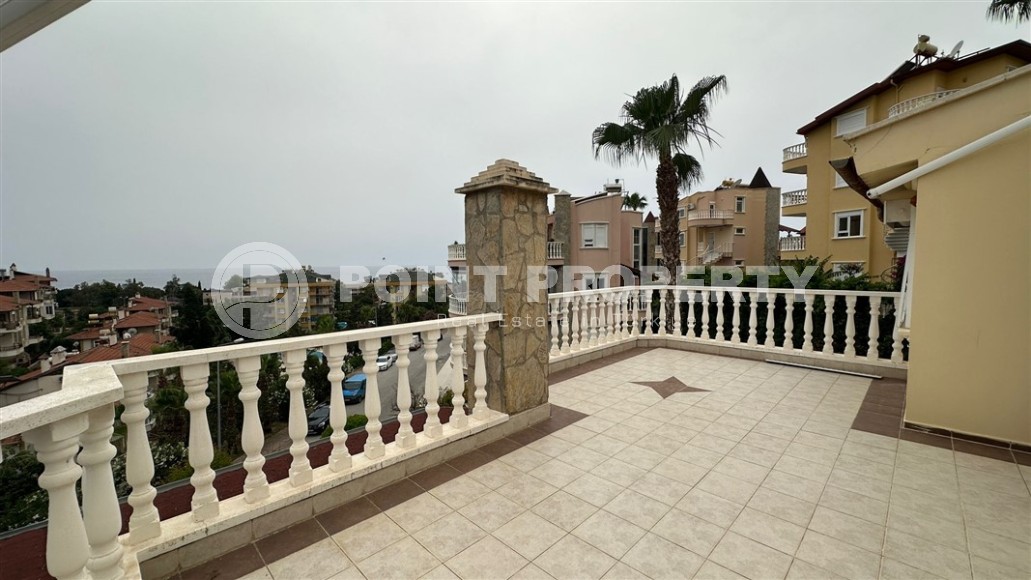 Трехэтажная вилла 2012 года постройки с видом на море, в центре престижного района Аланьи - Кестель-id-7830-фото-15