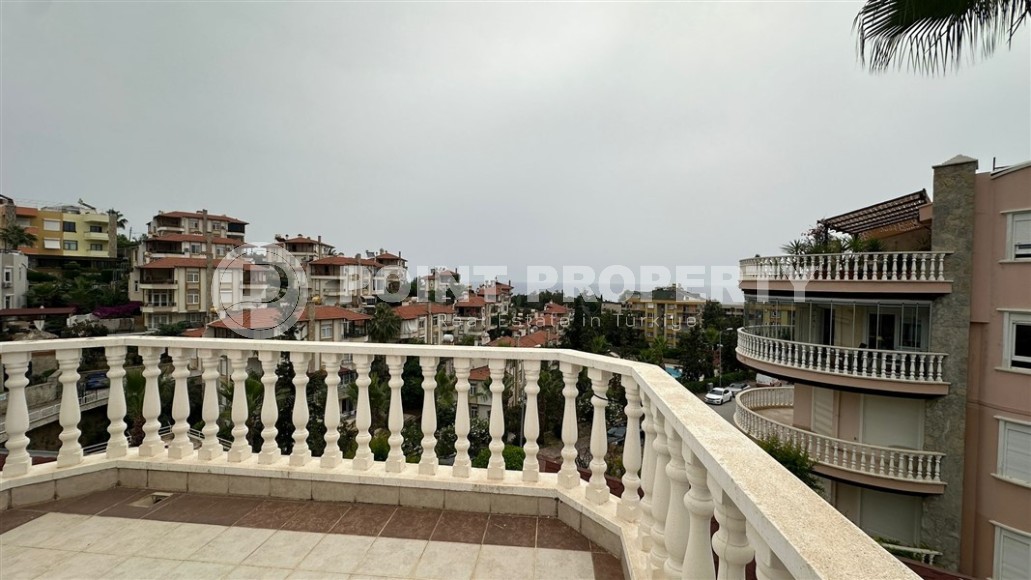 Трехэтажная вилла 2012 года постройки с видом на море, в центре престижного района Аланьи - Кестель-id-7830-фото-16