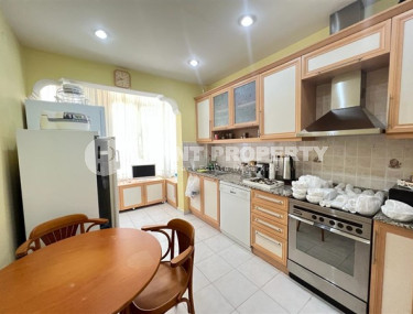 Apartment 3+1 with separate kitchen in the center of Alanya, 50 meters to the sea-id-1607-photo-4