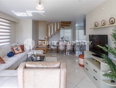 Atmospheric two-level apartment 50 meters from the sea, in the center of the European region of Alanya - Lower Oba-id-7839-photo-1