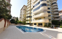 Four-room furnished apartment with large balconies, 300 meters to the central beach of Alanya, 170m2-id-1608-photo-2