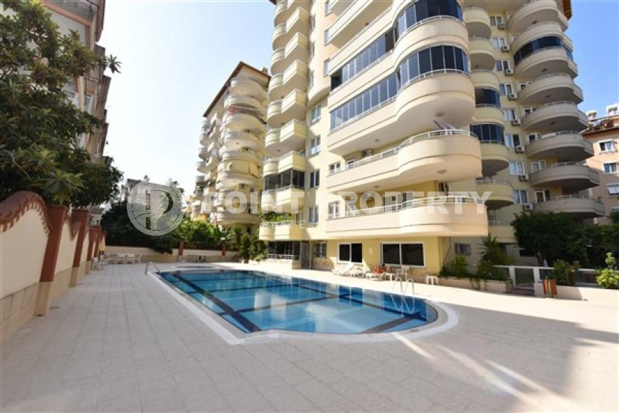 Four-room furnished apartment with large balconies, 300 meters to the central beach of Alanya, 170m2-id-1608-photo-2