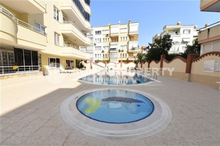 Four-room furnished apartment with large balconies, 300 meters to the central beach of Alanya, 170m2-id-1608-photo-3