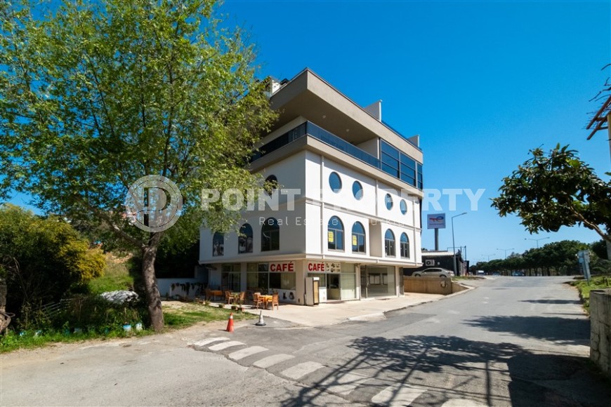 New four-storey building for commercial outlets in the prestigious resort area of Alanya - Kestel-id-7842-photo-3