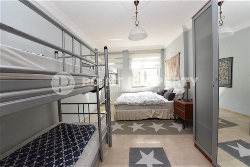 Four-room furnished apartment with large balconies, 300 meters to the central beach of Alanya, 170m2-id-1608-photo-8