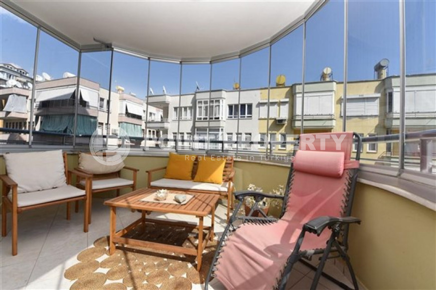 Four-room furnished apartment with large balconies, 300 meters to the central beach of Alanya, 170m2-id-1608-photo-9