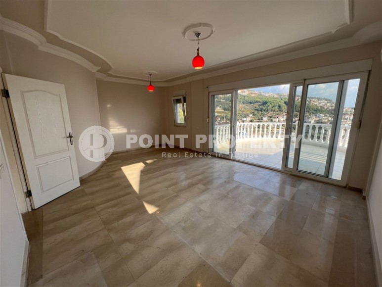 Large three-storey villa 5+1, with a total area of 300 m2, one and a half kilometers from the center of Alanya-id-7844-photo-3