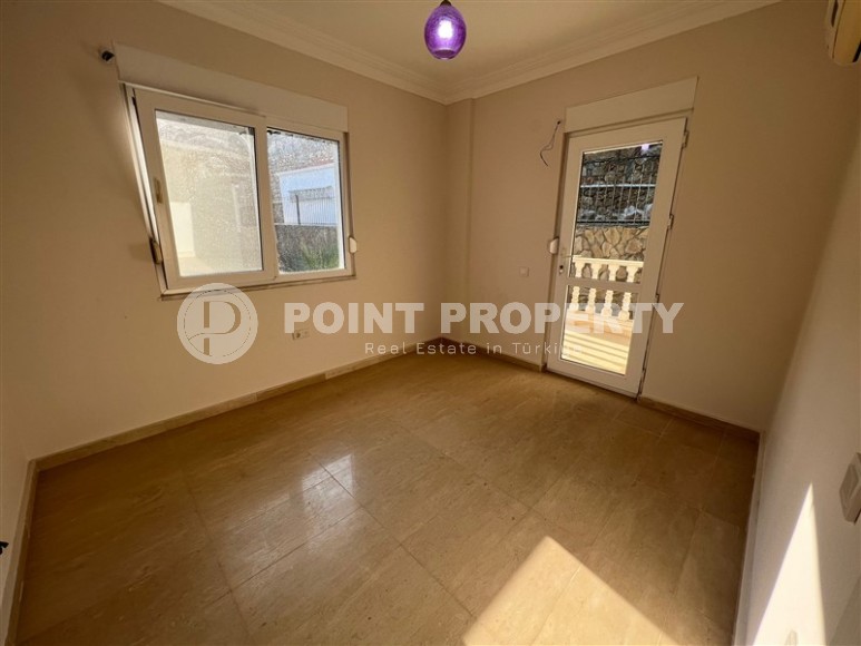 Large three-storey villa 5+1, with a total area of 300 m2, one and a half kilometers from the center of Alanya-id-7844-photo-4