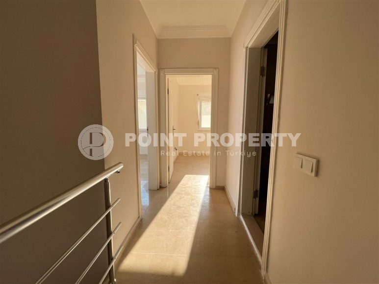 Large three-storey villa 5+1, with a total area of 300 m2, one and a half kilometers from the center of Alanya-id-7844-photo-10