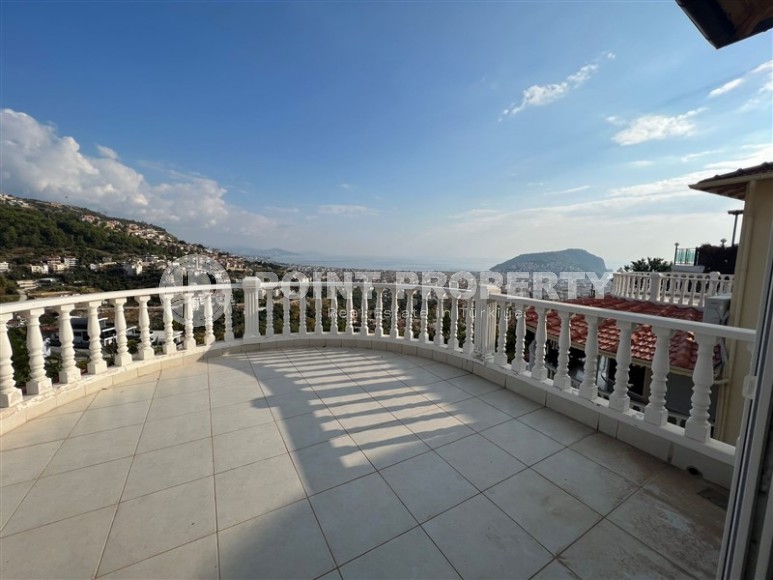 Large three-storey villa 5+1, with a total area of 300 m2, one and a half kilometers from the center of Alanya-id-7844-photo-18