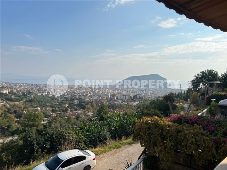 Large three-storey villa 5+1, with a total area of 300 m2, one and a half kilometers from the center of Alanya-id-7844-photo-21