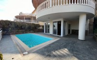 Large three-storey villa 5+1, with a total area of 300 m2, one and a half kilometers from the center of Alanya-id-7844-photo-24